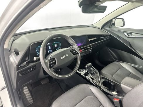 Used 2023 Kia Niro FWD image 22