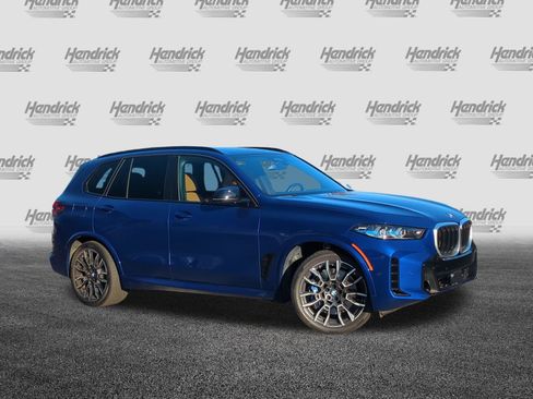 Used 2025 BMW X5 M60i image 2