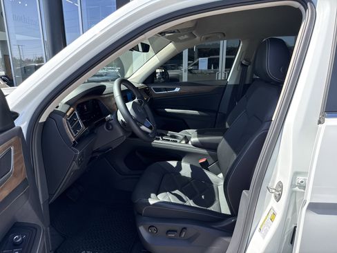 Used 2024 Volkswagen Atlas SE image 10