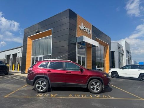 Used 2019 Jeep Cherokee Limited w/ Technology Group AWD/4WD image 1