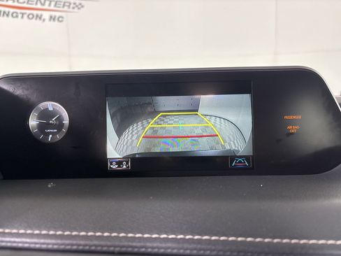 Used 2022 Lexus UX 200 w/ Accessory Package (Z1) FWD image 15