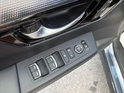 Used 2023 Honda CR-V EX-L image 12