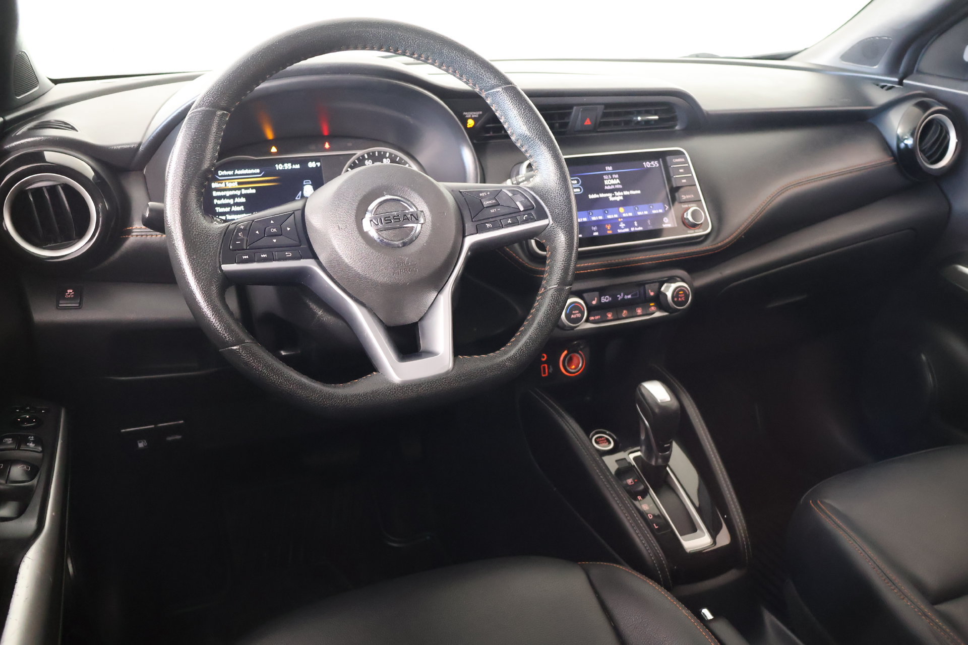 Used 2019 Nissan Kicks SR w/ SR Premium Package FWD image 2