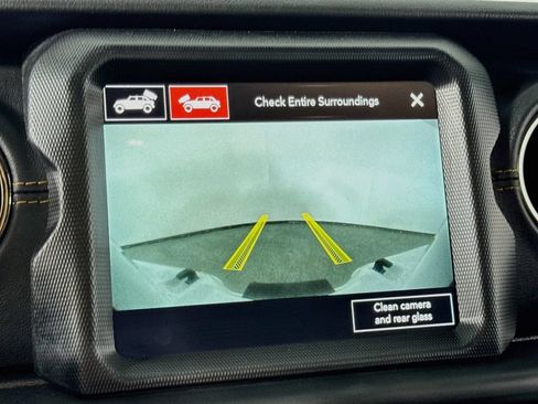 Used 2023 Jeep Wrangler Unlimited Sahara AWD/4WD image 32