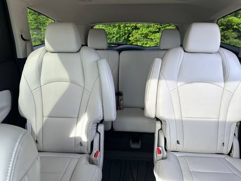 Certified 2023 Buick Enclave Essence w/ Experience Buick Package AWD/4WD image 39
