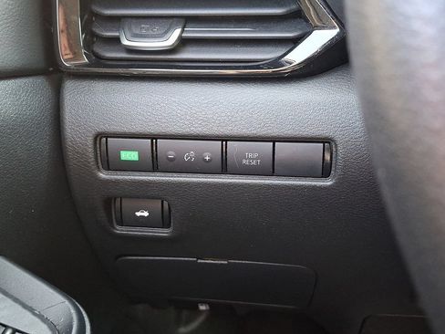 Used 2023 Nissan Sentra SV FWD image 25
