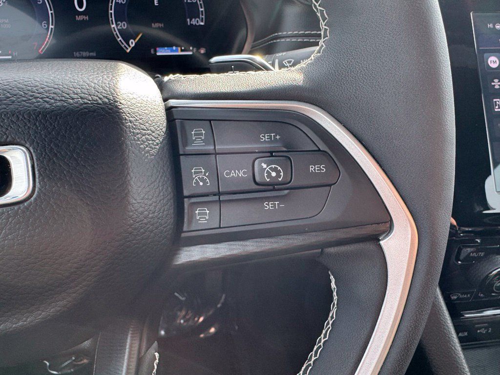 Used 2024 Jeep Grand Cherokee Altitude AWD/4WD image 22