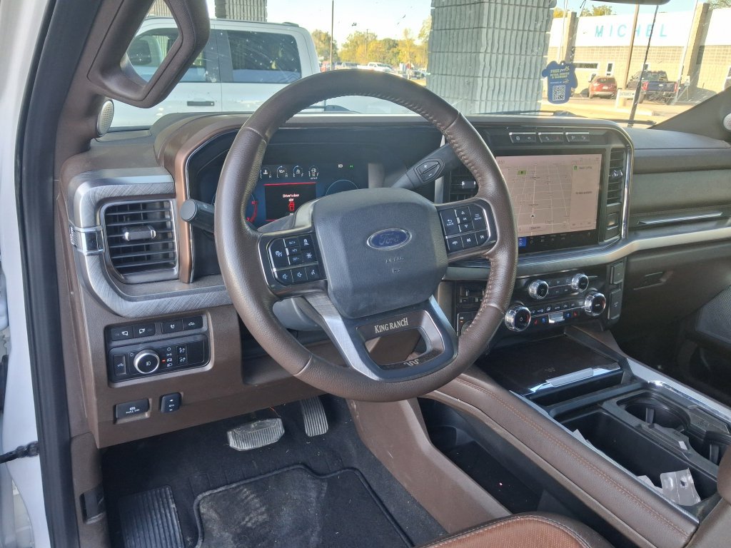 Used 2024 Ford F350 King Ranch w/ FX4 Off-Road Package AWD/4WD image 4