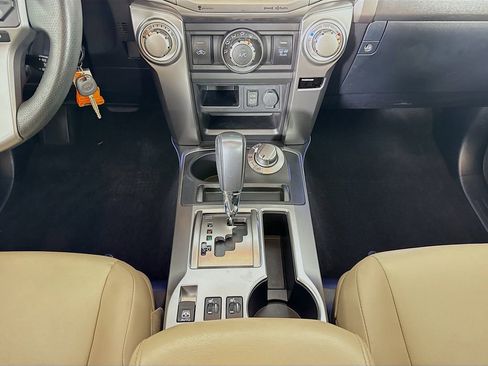 Used 2018 Toyota 4Runner SR5 Premium image 39