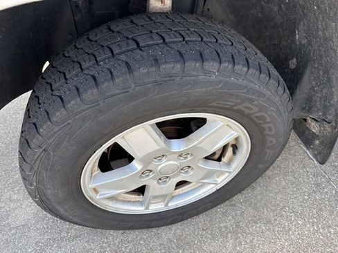 Used 2007 Jeep Grand Cherokee Laredo w/ Sun/Sound Group image 2