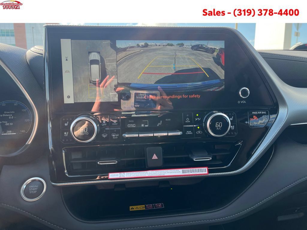 New 2026 Toyota Highlander Platinum AWD/4WD image 16