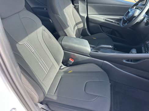 New 2025 Hyundai Elantra Sport image 13