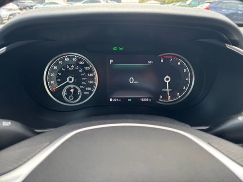 Used 2023 Genesis G70 2.0T image 10