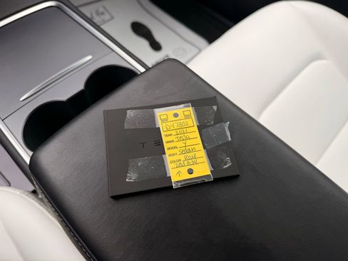 Used 2021 Tesla Model Y Long Range image 42