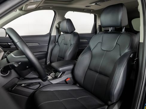 Used 2024 Kia Telluride EX w/ EX Captain's Chair Package AWD/4WD image 15