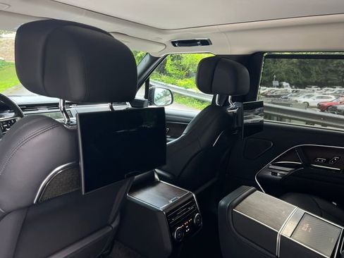 Used 2024 Land Rover Range Rover Long Wheelbase Autobiography image 24