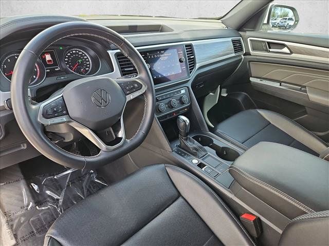 Used 2021 Volkswagen Atlas Cross Sport SE w/ Panoramic Sunroof Package FWD image 12
