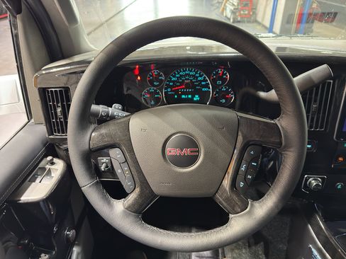 New 2025 GMC Savana 2500 Extended w/ Driver Convenience Package image 39