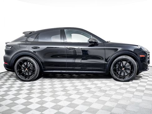 Certified 2025 Porsche Cayenne Turbo GT AWD/4WD image 9