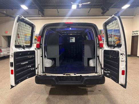 Used 2013 GMC Savana 1500 AWD image 23