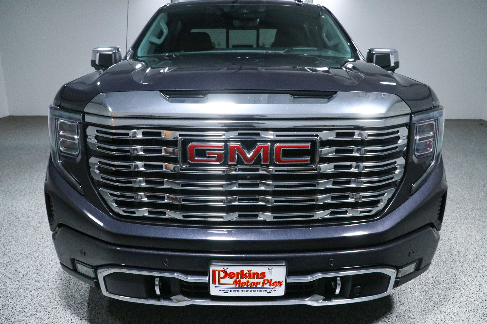 Used 2023 GMC Sierra 1500 Denali w/ Denali Reserve Package AWD/4WD image 4