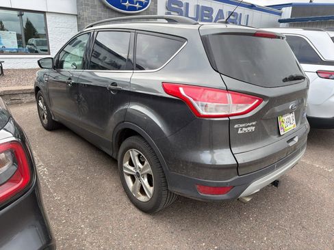 Used 2016 Ford Escape SE w/ Equipment Group 201A AWD/4WD image 2