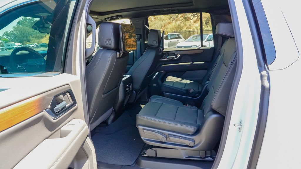 New 2026 GMC Yukon XL Denali w/ Denali Reserve Package AWD/4WD image 10