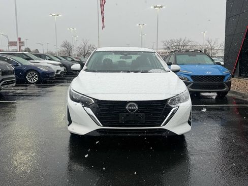 Used 2024 Nissan Sentra SV image 2