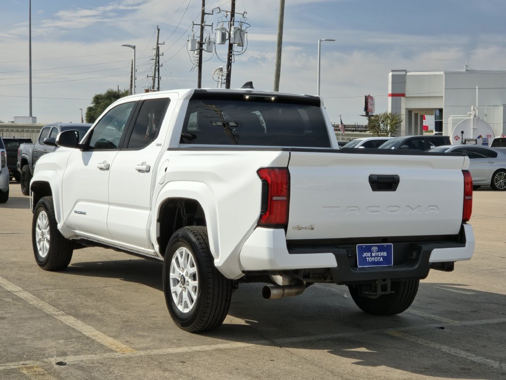 Used 2024 Toyota Tacoma SR5 AWD/4WD image 7