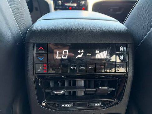 Used 2025 Jeep Grand Cherokee L Limited AWD/4WD image 26