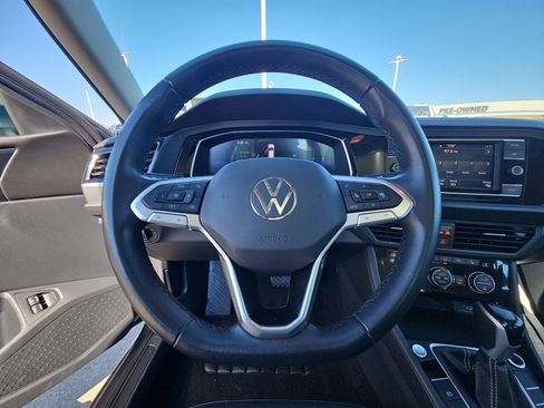 Used 2024 Volkswagen Jetta SE image 17
