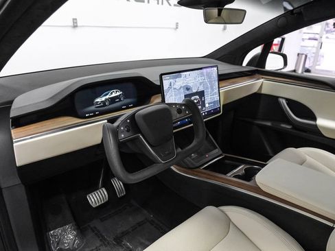 Used 2023 Tesla Model X AWD/4WD image 3