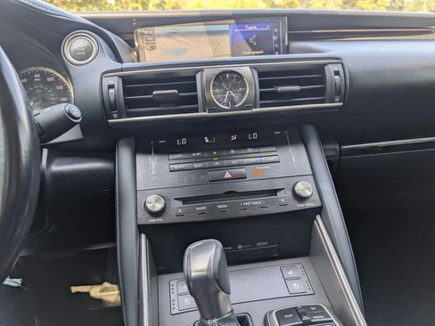Used 2018 Lexus IS 300 w/ Comfort Package RWD image 25