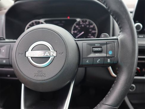 Certified 2022 Nissan Rogue SV w/ SV Premium Package image 16