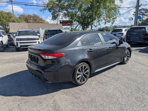 Used 2020 Toyota Corolla SE w/ SE Premium Package image 3