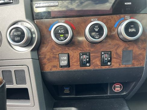 Used 2013 Toyota Tundra Platinum image 18