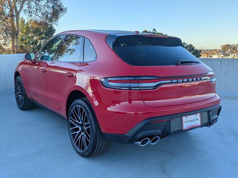 New 2026 Porsche Macan image 3