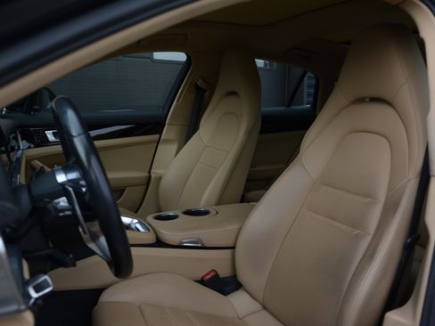 Certified 2019 Porsche Panamera 4 AWD/4WD image 5