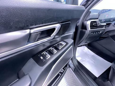Used 2025 Kia Telluride S FWD image 12