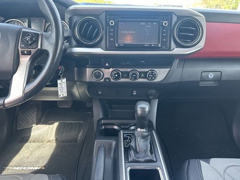 Used 2016 Toyota Tacoma SR5 w/ SR5 Appearance Package (SN) AWD/4WD image 22