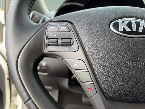 Used 2016 Kia Forte EX image 12