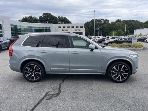 Used 2024 Volvo XC90 B5 Plus image 2