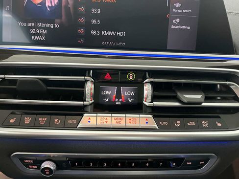 Used 2020 BMW X5 xDrive40i w/ Premium Package AWD/4WD image 23