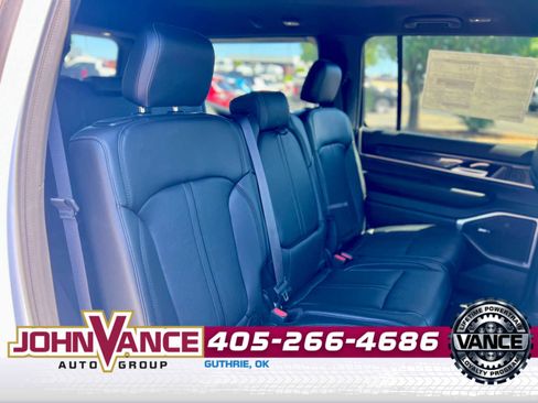 Used 2024 Jeep Wagoneer 4WD image 34