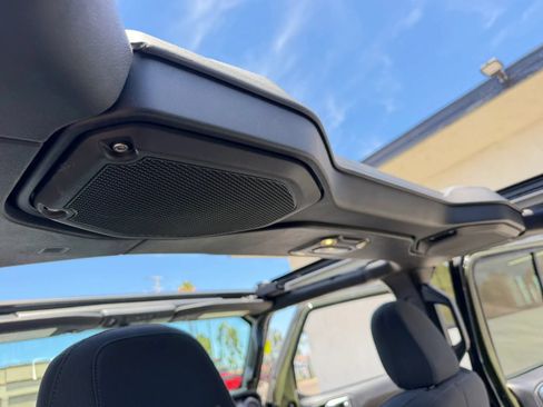Used 2023 Jeep Wrangler Unlimited w/ Sun & Screen Package AWD/4WD image 33
