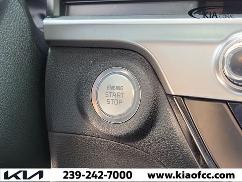 Certified 2024 Kia Telluride EX w/ EX Captain's Chair Package FWD image 30