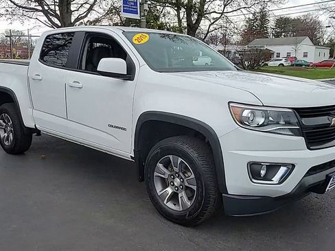 Used 2015 Chevrolet Colorado Z71 AWD/4WD image 2