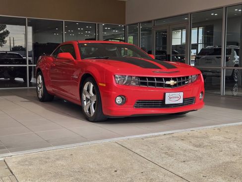 Used 2010 Chevrolet Camaro SS w/ RS Package RWD image 3