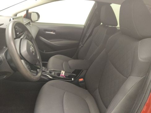 Used 2021 Toyota Corolla LE FWD image 17