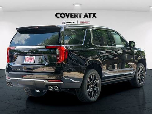 New 2026 GMC Yukon Denali w/ Denali Reserve Package AWD/4WD image 8
